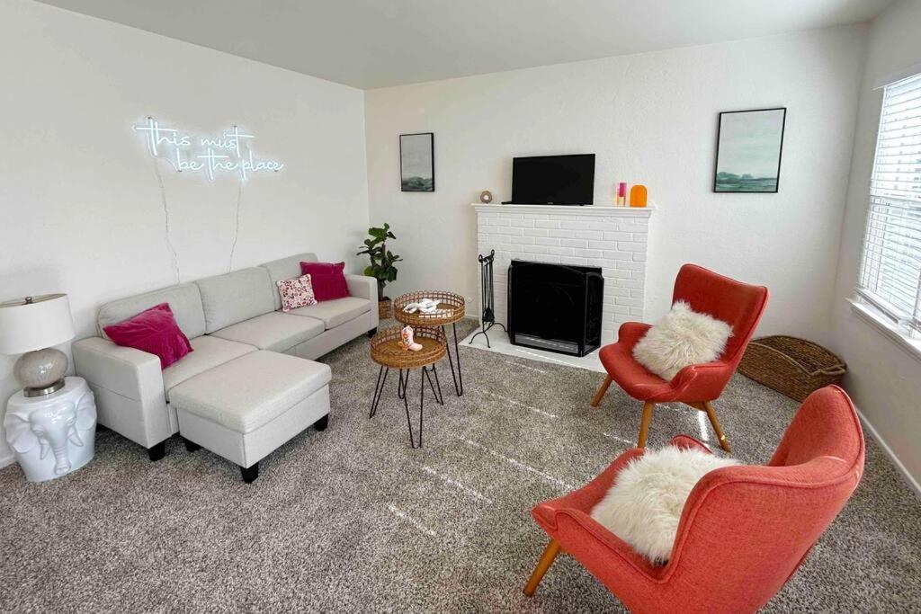 Entire Home By Newport Beach, Disneyland And Sna! Costa Mesa Exterior photo